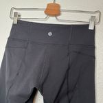 Lululemon athletica perforated wonder under capris size 4 Photo 7