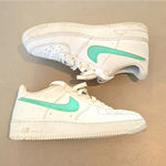 Nike  Iconic Air Force 1 Low Woman's Sneakers Photo 0