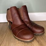 Sorel Womens 8 Red Addington Sandals Leather 2.75" Heel Cut Out Shoes NL2423-29 Photo 0