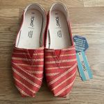Toms Women’s Alpargata Orange Fashion Loafers Shoes Size 6 Photo 2