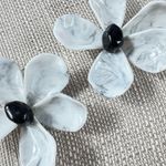 ZARA  White Flower Statement Earrings Photo 2