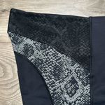 Athleta Stay Fly 9” Pocket Black And Gray Running Bike Shorts Size Small Photo 3