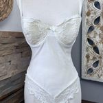 Elegant White Lace Underwire Bodysuit Size undefined Photo 0