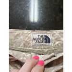 The North Face  Women's Belted Shorts Sz 10 Printed Aztec Cuffed VTG‎ Beige White Photo 1