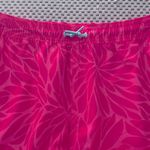 Vineyard Vines XL pink drawstring shorts. NWOT. Photo 2