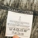 Old Navy Gray pink Active fleece vest sz small. Photo 3