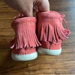 Minnetonka ‎ perforated leather fringe booties size 6.5 Photo 4
