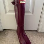 Hunter  women’s tall gloss violet rain boots Photo 1