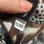 Onzie  gray patterned leggings Photo 6