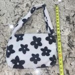Black and White Floral Plush‎ Purse with top zipper Photo 4