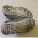 Tommy Bahama Womens Shoe Size 7.5 Slip On Shoe Gray Fabric Faux Fur Lined Shoe Photo 4