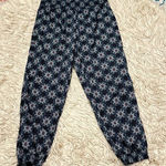 Aerie  patterned pants size medium Photo 0