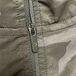 Lululemon  Pack It Up Jacket in black/camo with hood size 2 Photo 10