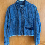 American Eagle Cropped Denim Shirt Jacket Acid Wash Frayed Hem L/XL Blue Size L Photo 0