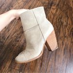 L.L.Bean Signature • Leather Ankle Boots heeled tan beige bootie zip cap toe Photo 5