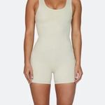 Set Active  Shorty Suit in Oat Milk Photo 0
