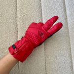 Ski Glows Red Photo 3