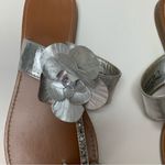 Bamboo Silver flower flat toe sandals with rhinestone trim Size 7 Photo 3