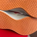 New Balance  WROAVNV Womens White Orange Lace Up Running Shoes Size US 6 B Photo 6