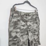 Green Camouflage Bermuda Shorts Size 16 Chico's Camo Shorts Photo 2