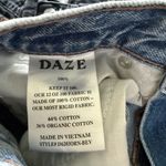 Daze Women’s Light Wash Distressed Jeans High Waisted size 26 Blue Photo 6