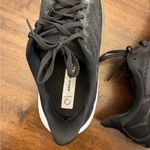 Hoka  Arahi 7 Women’s 10 Shoes Sneakers Running Standard Width Black Gray White Photo 4