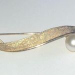 Coro Pegasus Vintage Gold Tone & Faux Pearl Brooch Shoulder Pin Photo 1