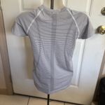 Lululemon Size 6  White / Black (Striped)Swiftly Tech Short Sleeve Crew Tee Photo 3