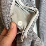 Lululemon In Stride Jacket Womens 4 Heathered Grey Thumbholes Photo 1