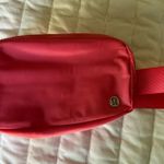 Lululemon  belt bag - coral Photo 0