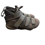 Nike  LeBron Soldier 7 Men's Basketball Shoes Grey Strap Closure Size 7 Photo 3