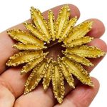 Lucy Avenue AVON VINTAGE πππππ¬ SIGNED GOLD TONE FLOWER DESIGN β STARBURSTβ BROOCH Photo 6