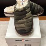 Minnetonka Brand New  Green Camo Slippers, Size 6 Photo 0