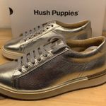 Hush Puppies NIB  - Sabine -Sz 7.5 -Silver Metallic Photo 0