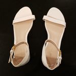 Stuart Weitzman 💕💕 Low Block Heel Leather Sandals White 8.5 Comfortable All Day Photo 2