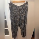 Valerie Stevens Black and White Patterned Wide Leg Pants woman’s large Photo 3