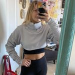 Alo Yoga Cropped Sweatshirt Photo 0