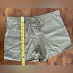 ANDIE NWT The Short Women's M Elastic Waistband Pockets Linen Blend Olive Green Photo 4