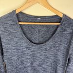 Lululemon  Womens Space Dye Long Sleeve T-Shirt with Thumbholes Size 8 Activewear Photo 1