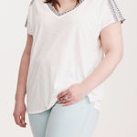 Torrid  Size 00 US L Top White Embroidered V-neck Short Dolman Sleeve Tee Shirt Photo 0