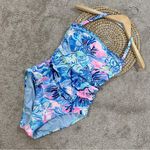 Lilly Pulitzer  Women’s Justina One Piece Swimsuit in Shade Seekers Engineered 4 Photo 1