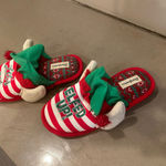 Dearfoams  Christmas Colorful Knit Slippers unisex women size 5-6 men=3-4 Photo 1
