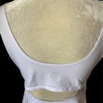 Fabletics -DEMI LOVATO, white top Photo 7