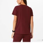 FIGS  Women's Casma Three Pocket Scrub Top in Burgundy Size Medium Photo 1