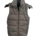 Old Navy  black and white pattered neutral size XS puffer vest Photo 0