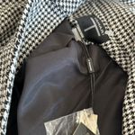 T Tahari NWT  Houndstooth One Button Blazer Viscose Blend Photo 5
