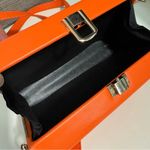 Source Unknown Woman’s box cross body bag in orange color Photo 13