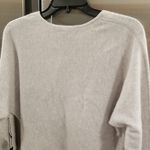 Tahari ππ 100% 2 Ply Cashmere V-neck Sweater Light Grey Medium M NWT Photo 3