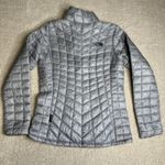 The North Face NEW‎ Women's  Small Thermoball Trek Jacket Grey Full Zip Photo 6
