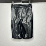Good American ✨
Better Than Leather Bike Sz XL Shorts✨ Photo 5